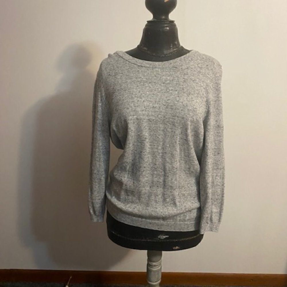 Maison Jules Gray crew neck sweater, size Large